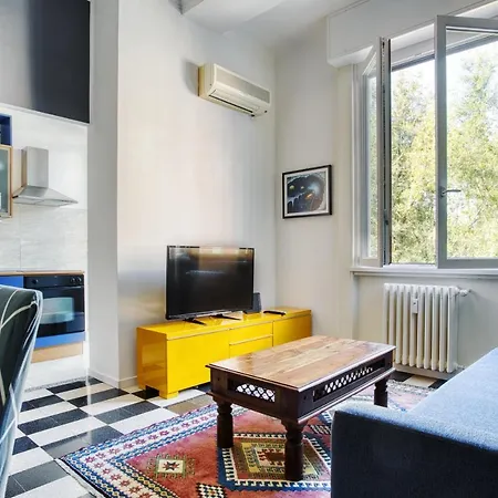 Joivy Stylish Flat In Porta Genova Mailand